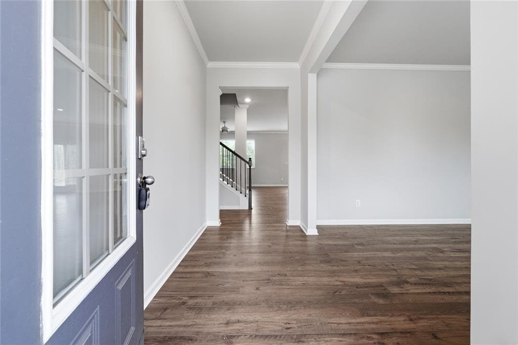 5 bedroom, 3 bathroom, 2,572 sq ft single family residence for sale at 6890 Scarlet Oak Way, Flowery Branch, GA 30542 — photo 3
