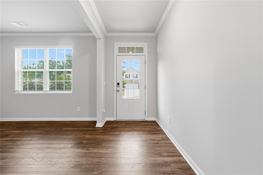 5 bedroom, 3 bathroom, 2,572 sq ft single family residence for sale at 6890 Scarlet Oak Way, Flowery Branch, GA 30542 — photo 4
