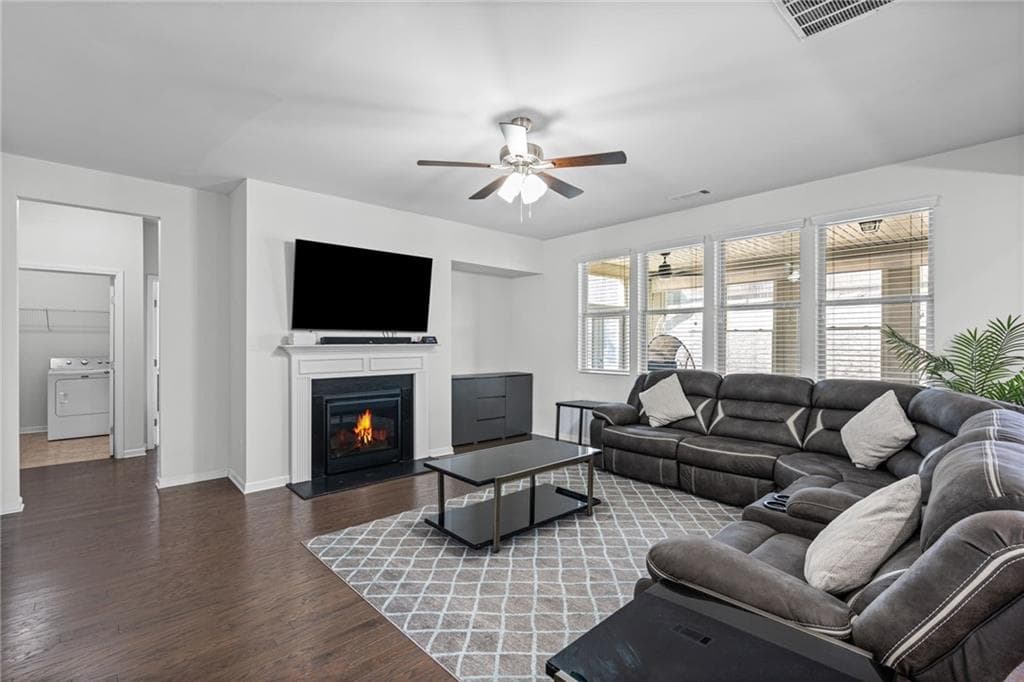 5 bedroom, 4 bathroom, 3,506 sq ft single family residence for sale at 5470 Mirror Lake Drive, Cumming, GA 30028 — photo 9