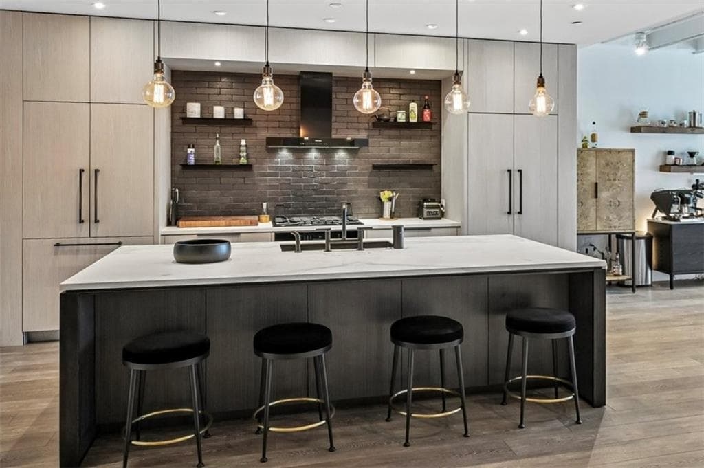 2 bedroom, 2 bathroom, 1,550 sq ft condominium for sale at 805 Peachtree Street 501, Atlanta, GA 30308