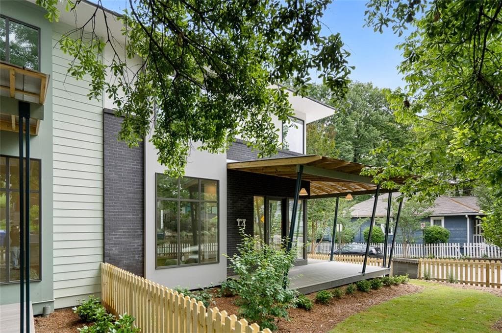 4 bedroom, 4 bathroom, 2,275 sq ft single family residence for sale at 1114 Kirkwood Avenue, Atlanta, GA 30316 — photo 3