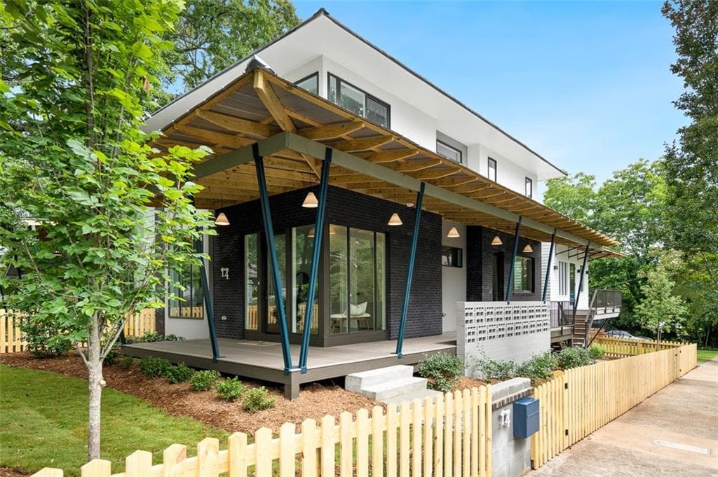 4 bedroom, 4 bathroom, 2,275 sq ft single family residence for sale at 1114 Kirkwood Avenue, Atlanta, GA 30316 — photo 5