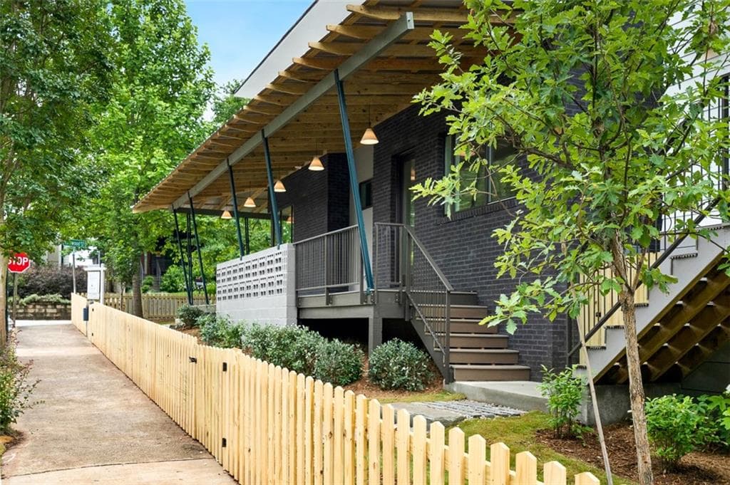 4 bedroom, 4 bathroom, 2,275 sq ft single family residence for sale at 1114 Kirkwood Avenue, Atlanta, GA 30316 — photo 6