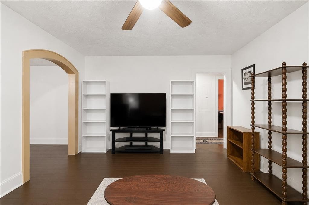 3 bedroom, 1 bathroom, 1,239 sq ft single family residence for sale at 2009 N Broad Street, Rome, GA 30161 — photo 8