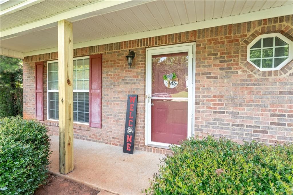 3 bedroom, 3 bathroom, 1,734 sq ft single family residence for sale at 1537 Cardinal Lane, Winder, GA 30680 — photo 4
