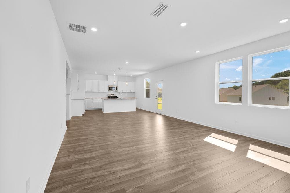4 bedroom, 3 bathroom, 2,706 sq ft single family residence for sale at 3991 Alderstone Drive, Flowery Branch, GA 30542 — photo 7