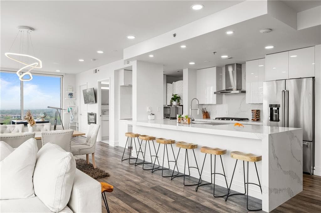 1 bedroom, 3 bathroom, 1,508 sq ft condominium for rent at 3338 Peachtree Road 2207, Atlanta, GA 30326 for $5,500 a month — photo 3