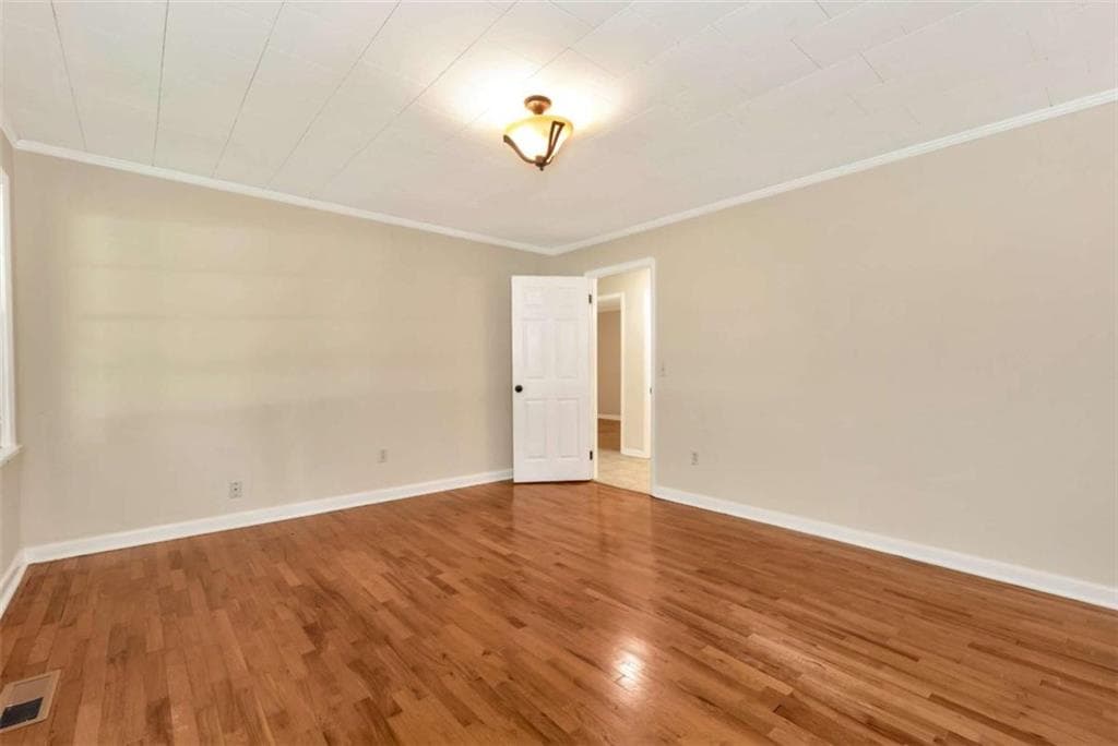 3 bedroom, 1 bathroom, 1,297 sq ft single family residence for sale at 4188 Commerce Road, Jefferson, GA 30549 — photo 4