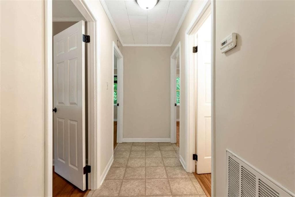 3 bedroom, 1 bathroom, 1,297 sq ft single family residence for sale at 4188 Commerce Road, Jefferson, GA 30549 — photo 7