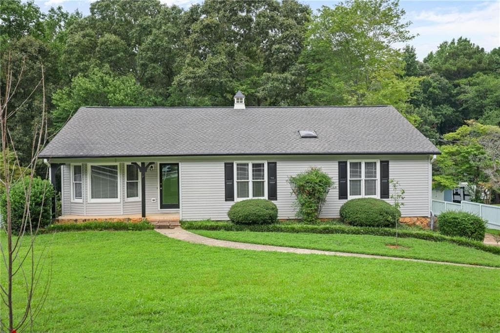 3 bedroom, 2 bathroom, 2,364 sq ft single family residence for rent at 410 Hickory Walk, Woodstock, GA 30188 for $2,500 a month — photo 1 of 26