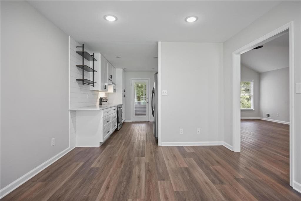 3 bedroom, 2 bathroom, 2,364 sq ft single family residence for rent at 410 Hickory Walk, Woodstock, GA 30188 for $2,500 a month — photo 7