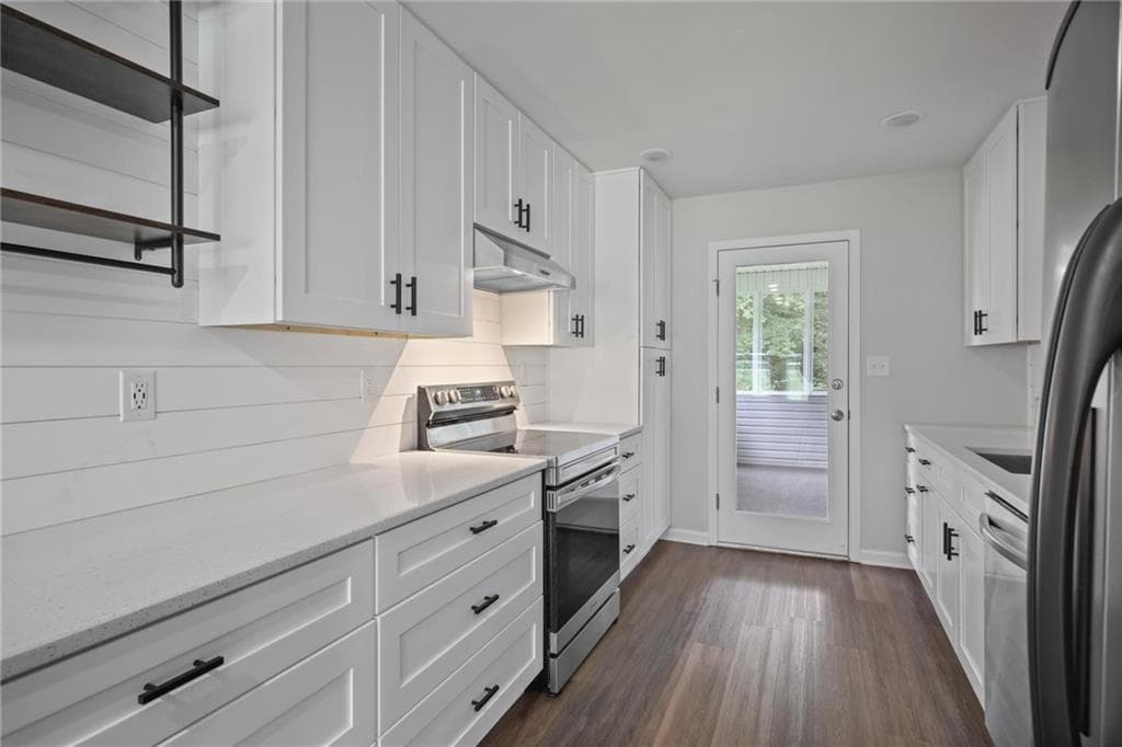 3 bedroom, 2 bathroom, 2,364 sq ft single family residence for rent at 410 Hickory Walk, Woodstock, GA 30188 for $2,500 a month — photo 8