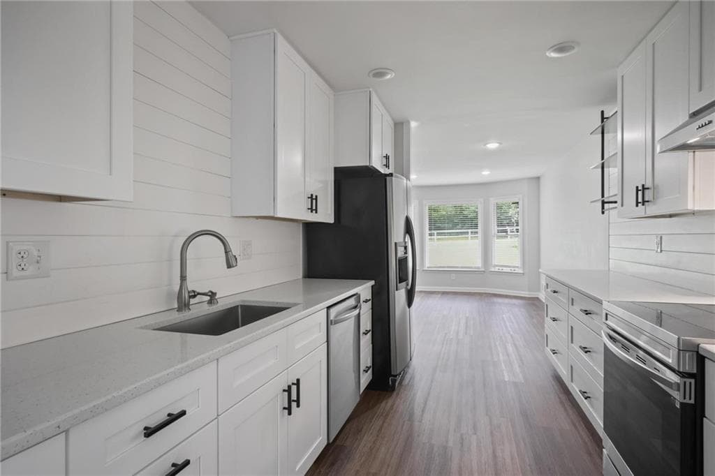 3 bedroom, 2 bathroom, 2,364 sq ft single family residence for rent at 410 Hickory Walk, Woodstock, GA 30188 for $2,500 a month — photo 9