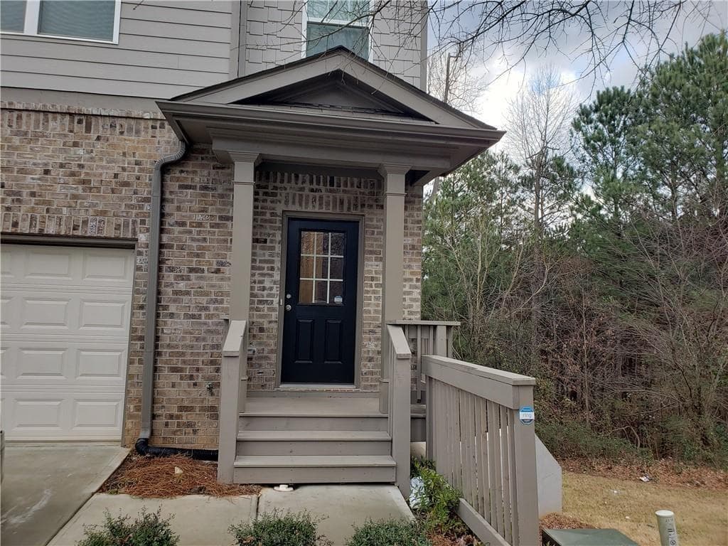 3 bedroom, 3 bathroom, 1,710 sq ft townhouse for rent at 2725 Daybreak Court, Suwanee, GA 30024 for $2,150 a month — photo 1 of 17