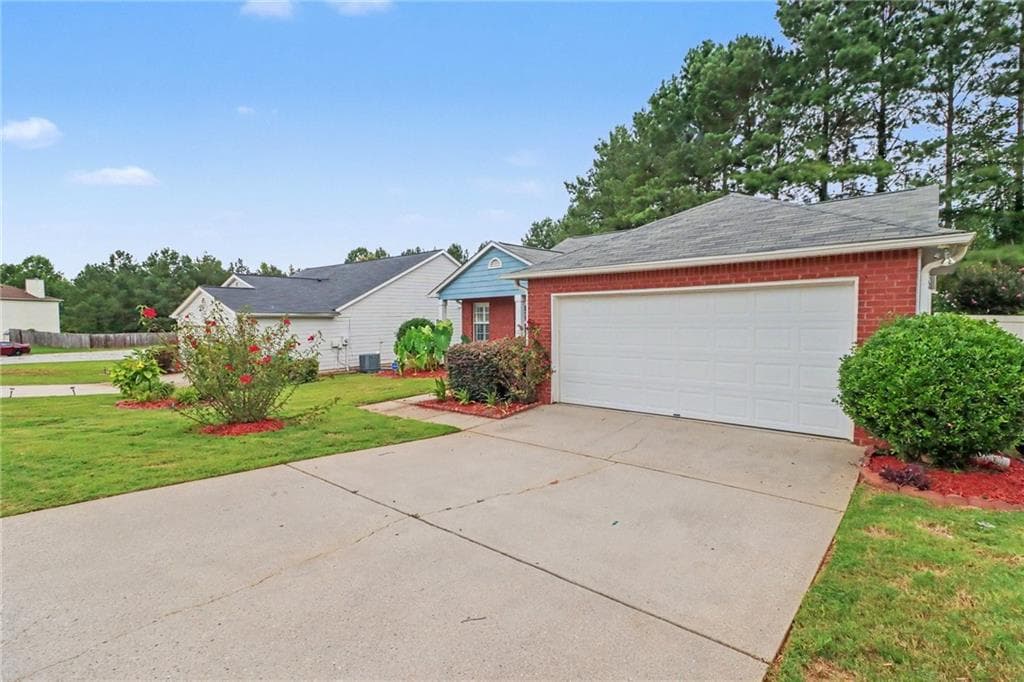 4 bedroom, 2 bathroom, 1,808 sq ft single family residence for sale at 7445 Old Chapel, South Fulton, GA 30349 — photo 6