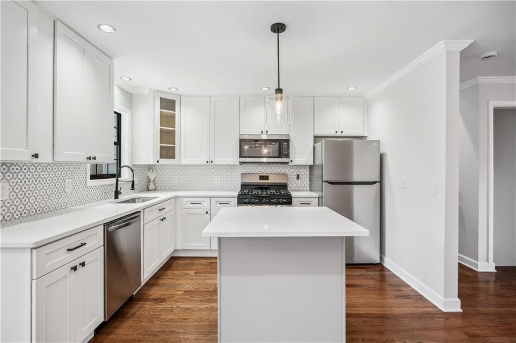 3 bedroom, 3 bathroom, 1,596 sq ft single family residence for sale at 2655 Montego Drive, Buford, GA 30519 — photo 7