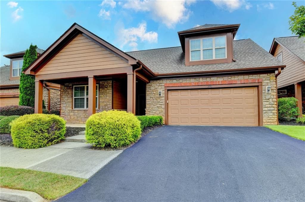 3 bedroom, 3 bathroom, 2,468 sq ft single family residence for rent at 391 Gold Cove Lane, Johns Creek, GA 30097 for $3,300 a month — photo 2