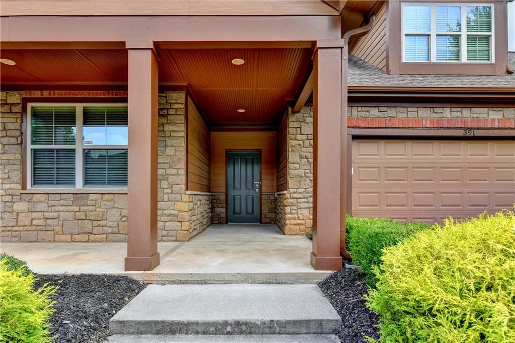 3 bedroom, 3 bathroom, 2,468 sq ft single family residence for rent at 391 Gold Cove Lane, Johns Creek, GA 30097 for $3,300 a month — photo 3