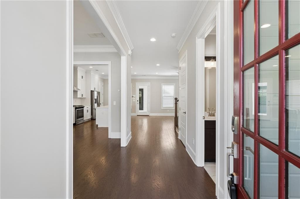 6 bedroom, 7 bathroom, 3,064 sq ft single family residence for rent at 1821 Sanford Drive, Atlanta, GA 30318 for $5,300 a month — photo 5
