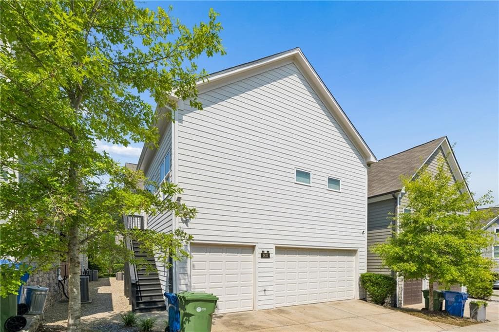 1 bedroom, 2 bathroom, 650 sq ft apartment for rent at 1821 Sanford Drive B, Atlanta, GA 30318 for $2,000 a month — photo 1 of 23