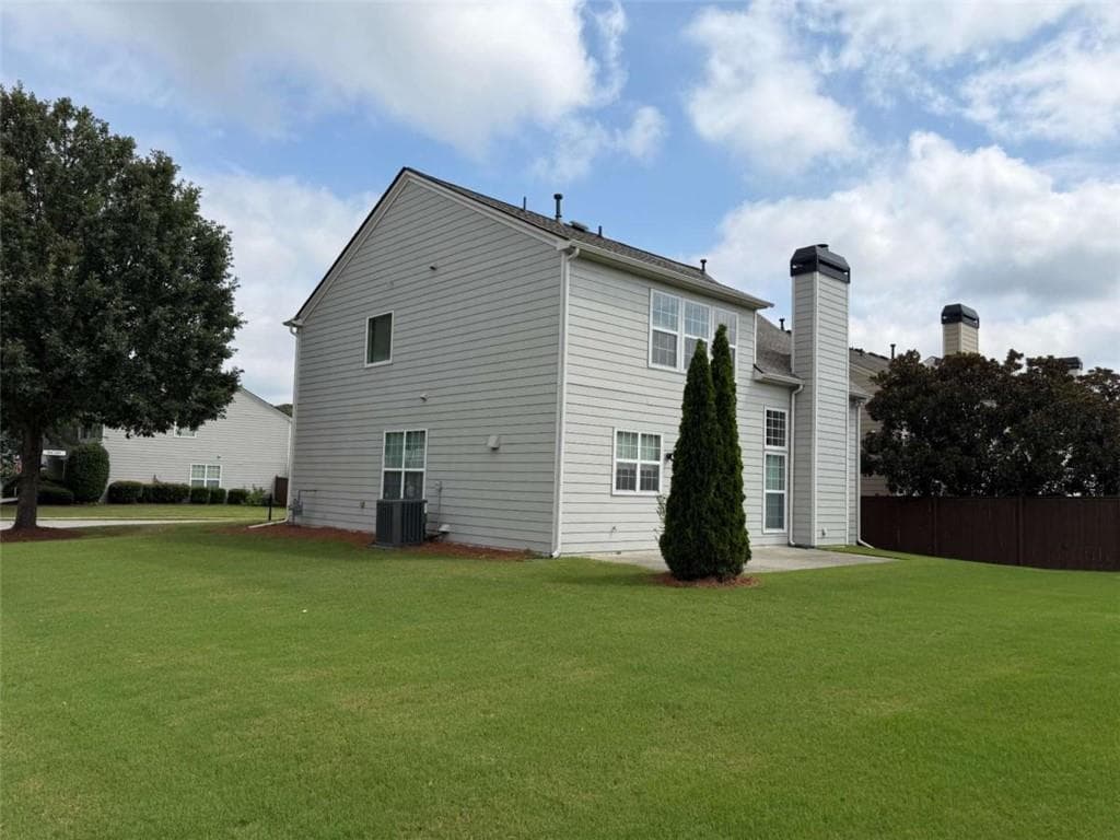 3 bedroom, 3 bathroom, 1,952 sq ft single family residence for rent at 8910 Ruel Lane, Suwanee, GA 30024 for $2,400 a month — photo 3