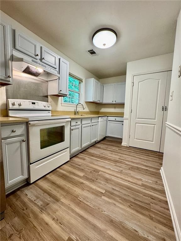 4 bedroom, 3 bathroom, 1,742 sq ft single family residence for sale at 35 Rolling Ridge Drive, Covington, GA 30016 — photo 7