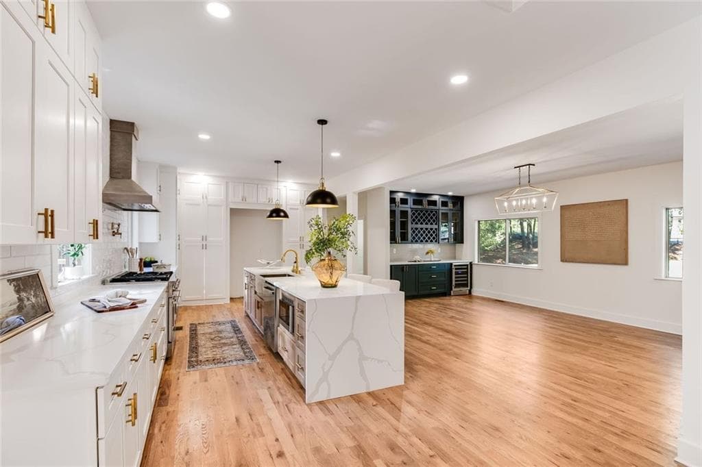 5 bedroom, 6 bathroom, 6,332 sq ft single family residence for sale at 40 Crowe Road, Alpharetta, GA 30004 — photo 5