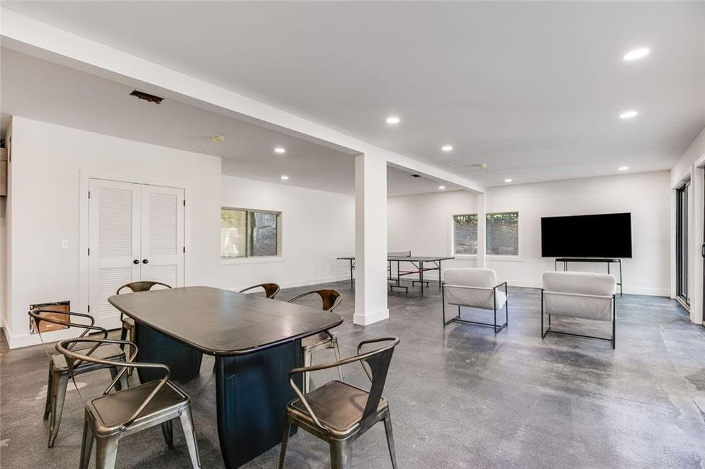 5 bedroom, 6 bathroom, 6,332 sq ft single family residence for sale at 40 Crowe Road, Alpharetta, GA 30004 — photo 9