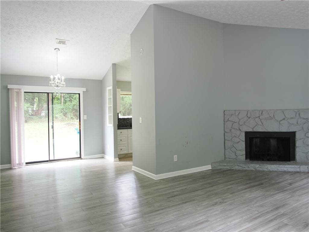 3 bedroom, 2 bathroom, 1,494 sq ft single family residence under contract at 5139 Galbraith Circle, Stone Mountain, GA 30088 — photo 3