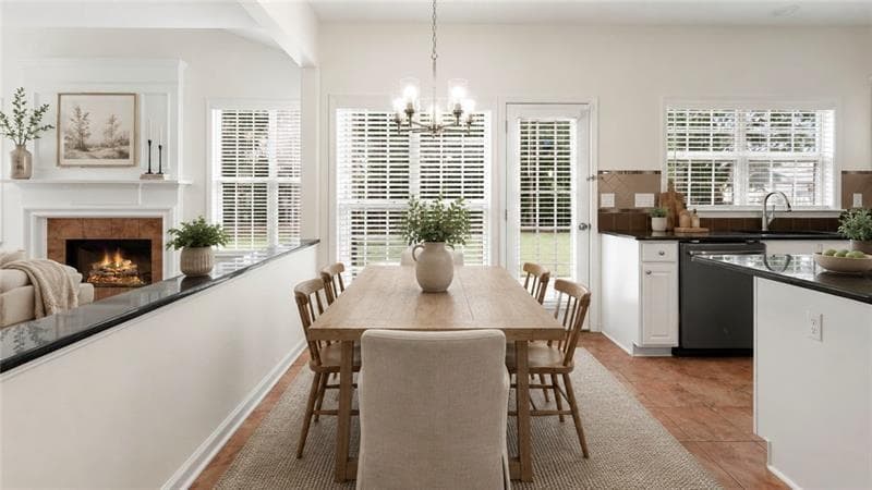 4 bedroom, 3 bathroom, 2,401 sq ft single family residence under contract at 8210 Shakerag Trace, Suwanee, GA 30024 — photo 5