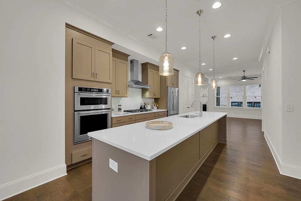 3 bedroom, 4 bathroom, 2,285 sq ft townhouse for sale at 6807 Encore Boulevard, Sandy Springs, GA 30328 — photo 4
