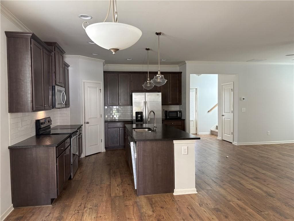 4 bedroom, 3 bathroom, 2,190 sq ft single family residence for rent at 5420 Falling Branch Court, Flowery Branch, GA 30542 for $2,200 a month — photo 6