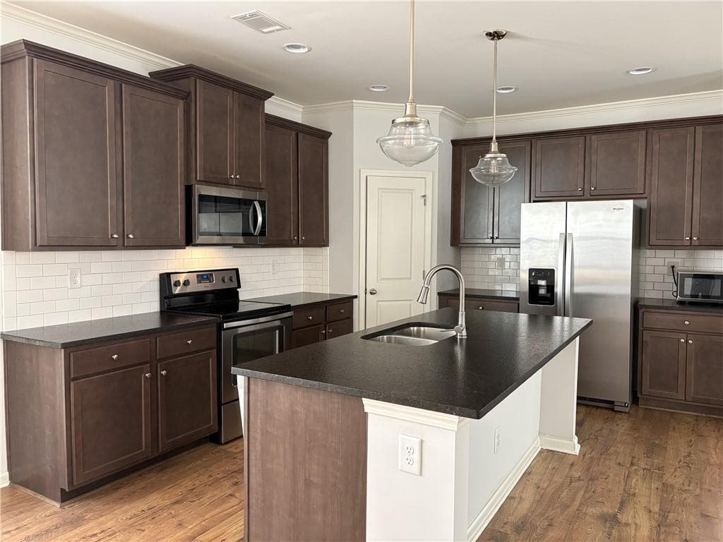 4 bedroom, 3 bathroom, 2,190 sq ft single family residence for rent at 5420 Falling Branch Court, Flowery Branch, GA 30542 for $2,200 a month — photo 8