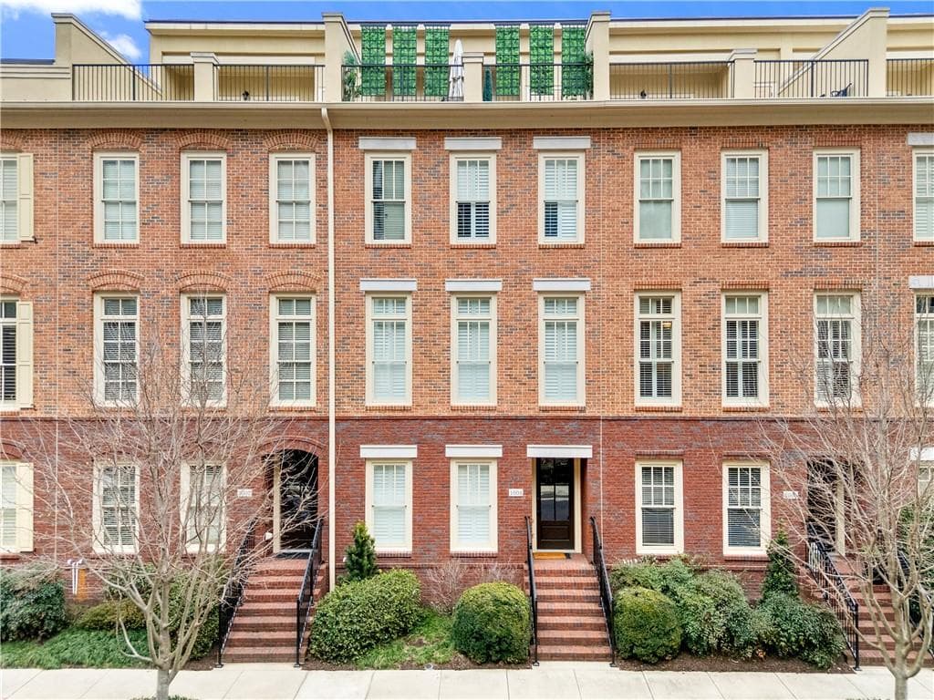 4 bedroom, 5 bathroom, 2,574 sq ft townhouse for sale at 1004 River Vista Drive, Atlanta, GA 30339