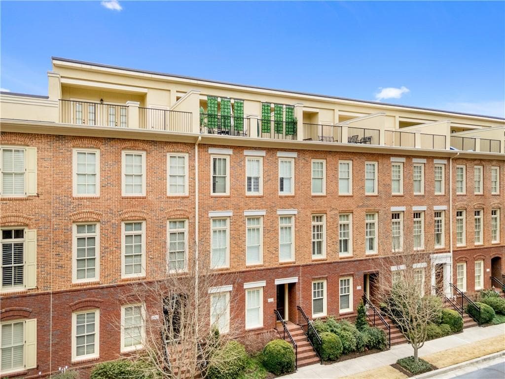 4 bedroom, 5 bathroom, 2,574 sq ft townhouse for sale at 1004 River Vista Drive, Atlanta, GA 30339 — photo 2