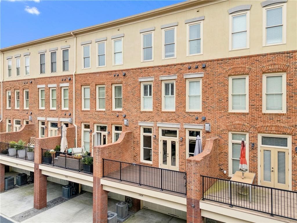 4 bedroom, 5 bathroom, 2,574 sq ft townhouse for sale at 1004 River Vista Drive, Atlanta, GA 30339 — photo 3