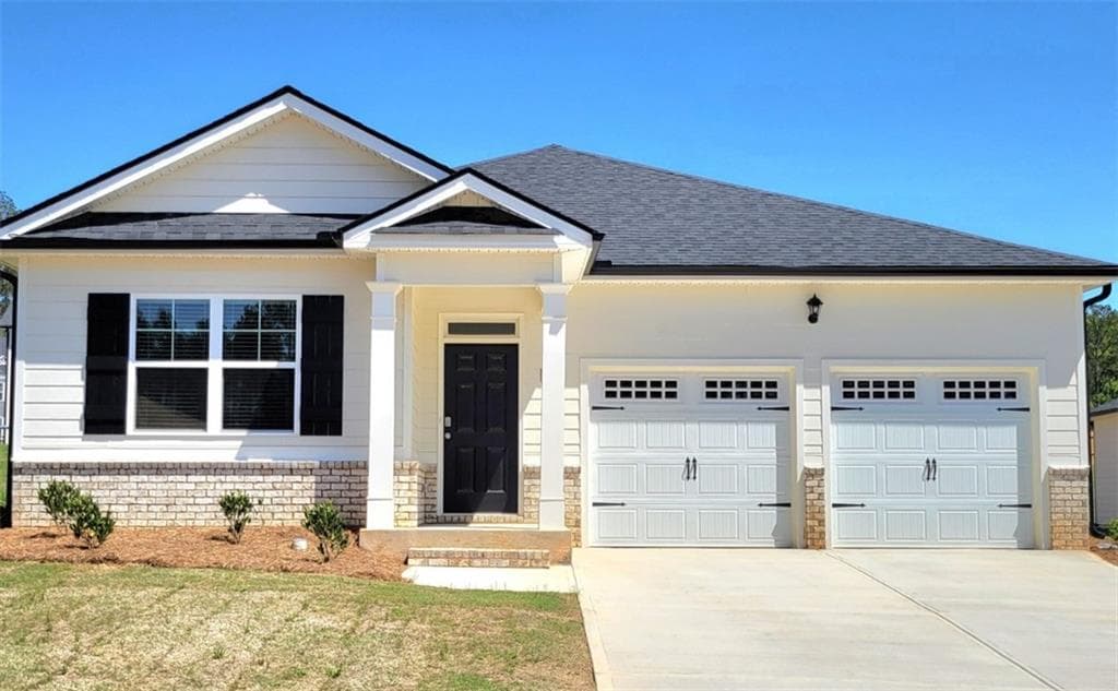 4 bedroom, 2 bathroom, 1,843 sq ft single family residence for sale at 134 Oakchase Park Lane, Hampton, GA 30228