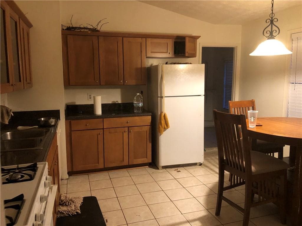 3 bedroom, 2 bathroom, 1,300 sq ft single family residence for sale at 4817 Mainstreet Valley Trace, Stone Mountain, GA 30088 — photo 4