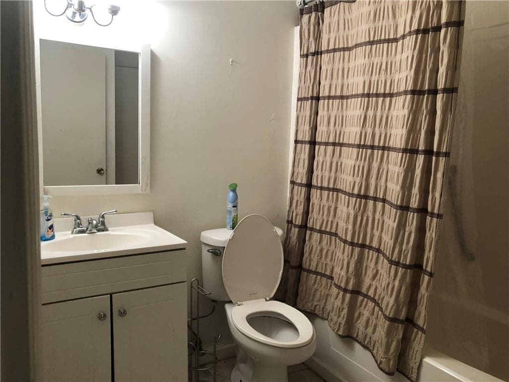 3 bedroom, 2 bathroom, 1,300 sq ft single family residence for sale at 4817 Mainstreet Valley Trace, Stone Mountain, GA 30088 — photo 9