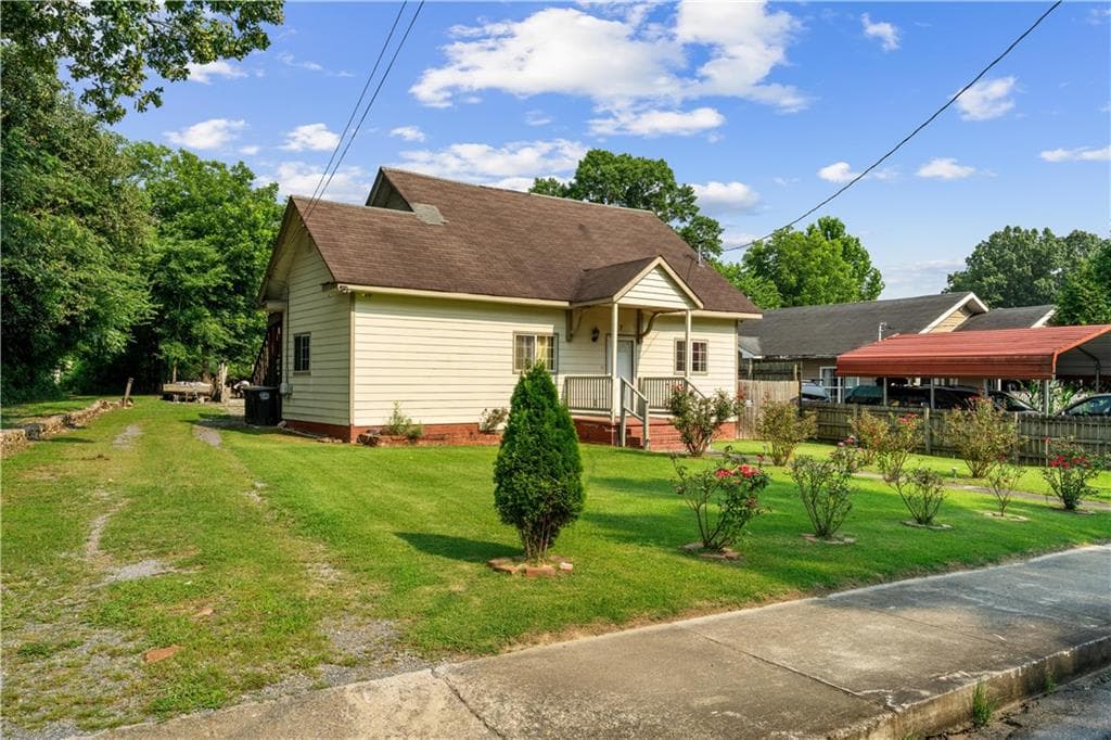 4 bedroom, 2 bathroom, 1,140 sq ft single family residence for sale at 7 Cherry Street, Rome, GA 30165 — photo 2