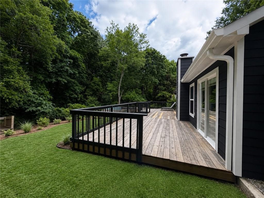3 bedroom, 2 bathroom, 1,310 sq ft single family residence under contract at 2301 Marshes Glenn Drive, Norcross, GA 30071 — photo 4