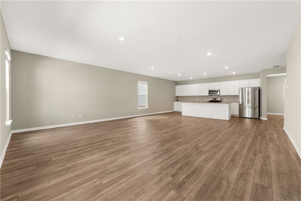 4 bedroom, 3 bathroom, 2,435 sq ft single family residence for sale at 4335 Magpie Drive, Hoschton, GA 30548 — photo 2