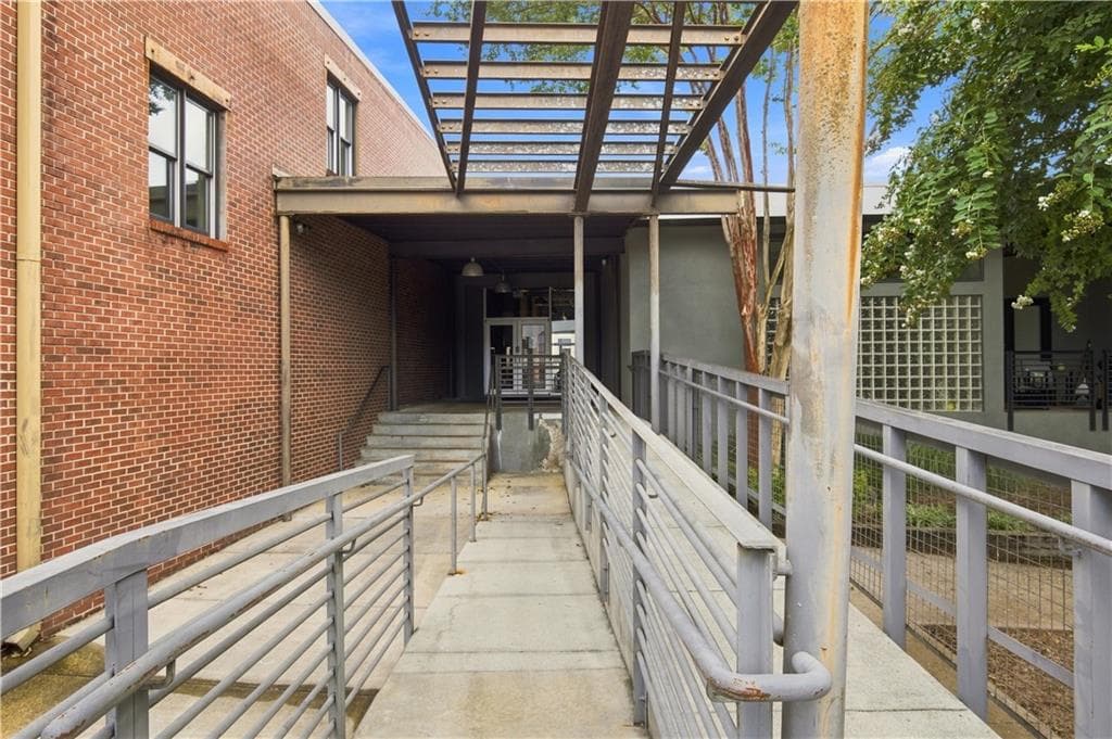 1 bedroom, 1 bathroom, 1,017 sq ft condominium for sale at 174 Chester Avenue 110, Atlanta, GA 30316 — photo 1 of 36