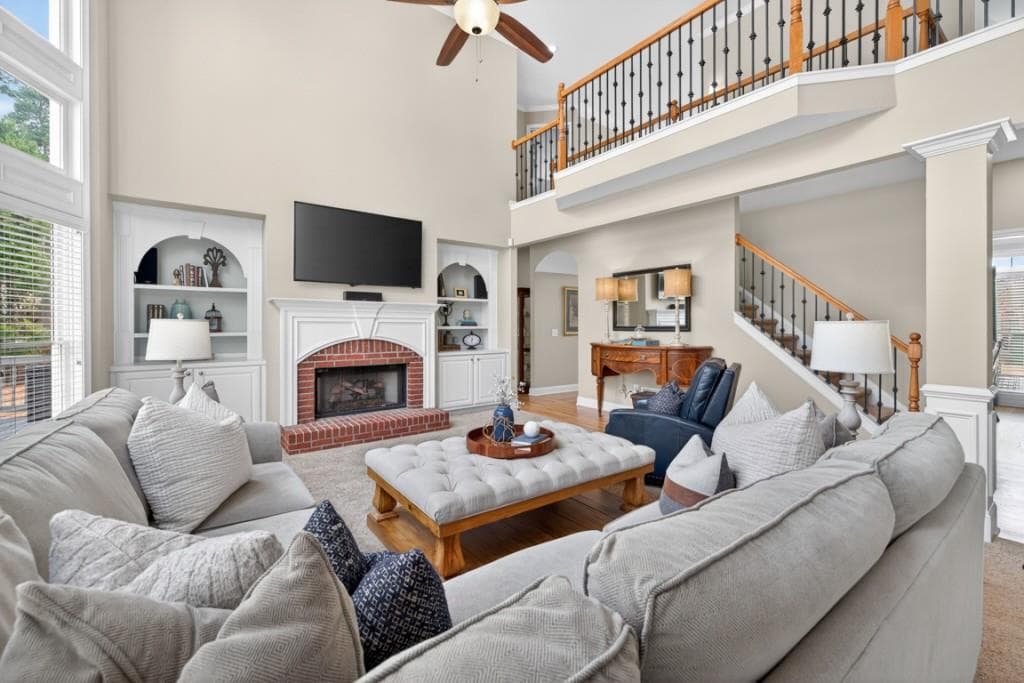 5 bedroom, 5 bathroom, 4,340 sq ft single family residence under contract at 4207 Wyndam Hill Drive, Suwanee, GA 30024 — photo 3