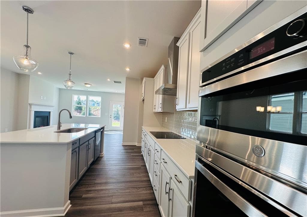 4 bedroom, 3 bathroom, 2,547 sq ft single family residence for sale at 4446 Buttonwood Lane, Lilburn, GA 30047 — photo 10