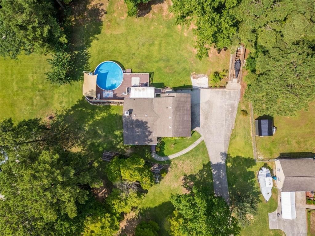 3 bedroom, 2 bathroom, 2,084 sq ft single family residence for sale at 4234 Timber Trace Road, Loganville, GA 30052 — photo 3