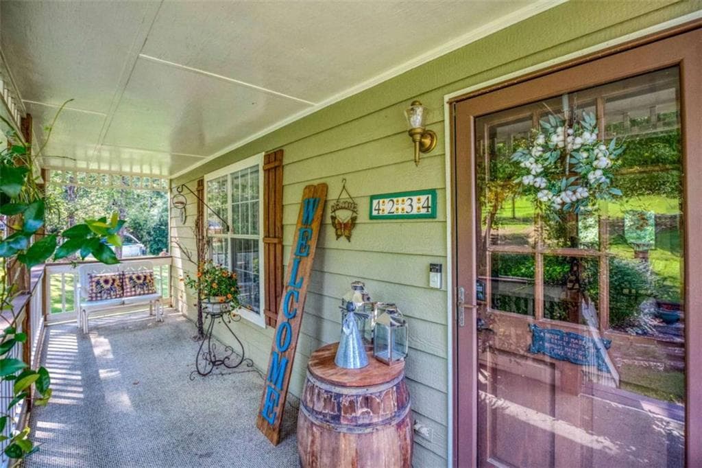 3 bedroom, 2 bathroom, 2,084 sq ft single family residence for sale at 4234 Timber Trace Road, Loganville, GA 30052 — photo 5