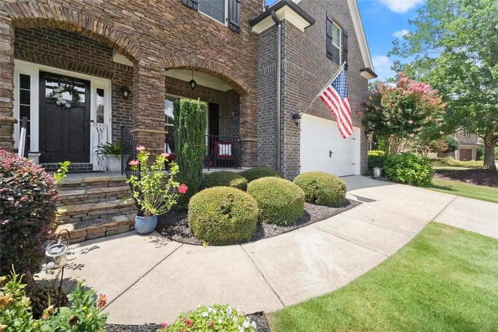 5 bedroom, 4 bathroom, 4,448 sq ft single family residence for sale at 4535 Manor Creek Drive, Cumming, GA 30040 — photo 3