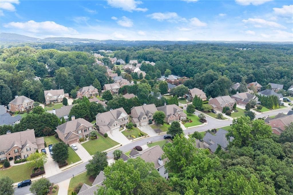 5 bedroom, 4 bathroom, 4,448 sq ft single family residence for sale at 4535 Manor Creek Drive, Cumming, GA 30040 — photo 5