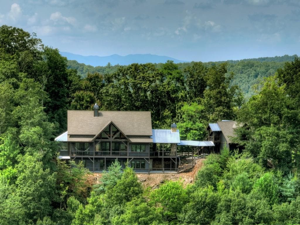 6 bedroom, 5 bathroom, 4,692 sq ft single family residence for sale at 440 Cochise Road, Blue Ridge, GA 30513 — photo 3